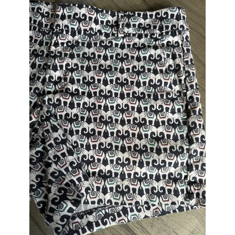 Banana Republic Women’s Elephant Print Shorts Flat Front White/Navy Size 6